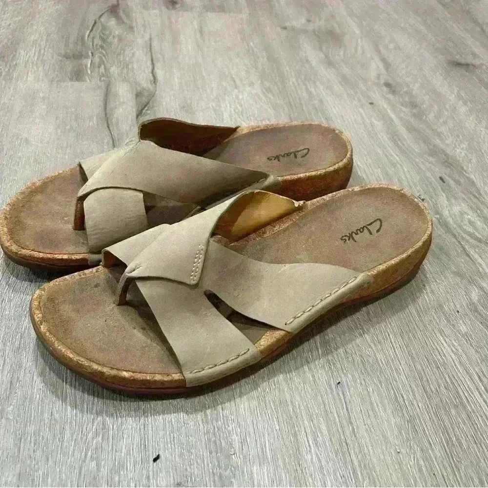 Clarks Santiago Thong Leather Sandal